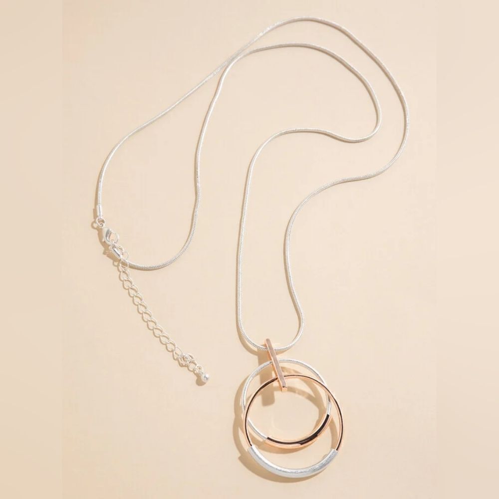 Ricki's New With Tag Long Silver‎ Necklace With Circle Pendants